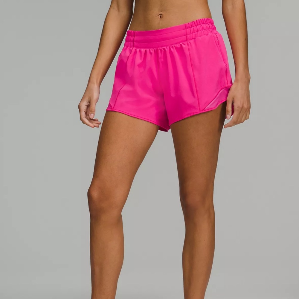 lululemon Hotty Hot Low-Rise Short 4”